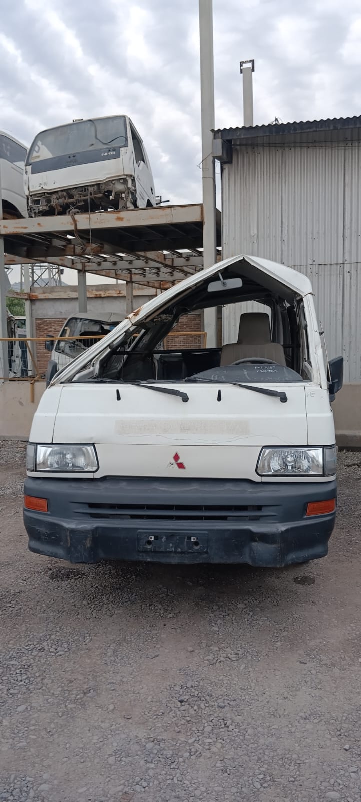  Mitsubishi L300 2008 